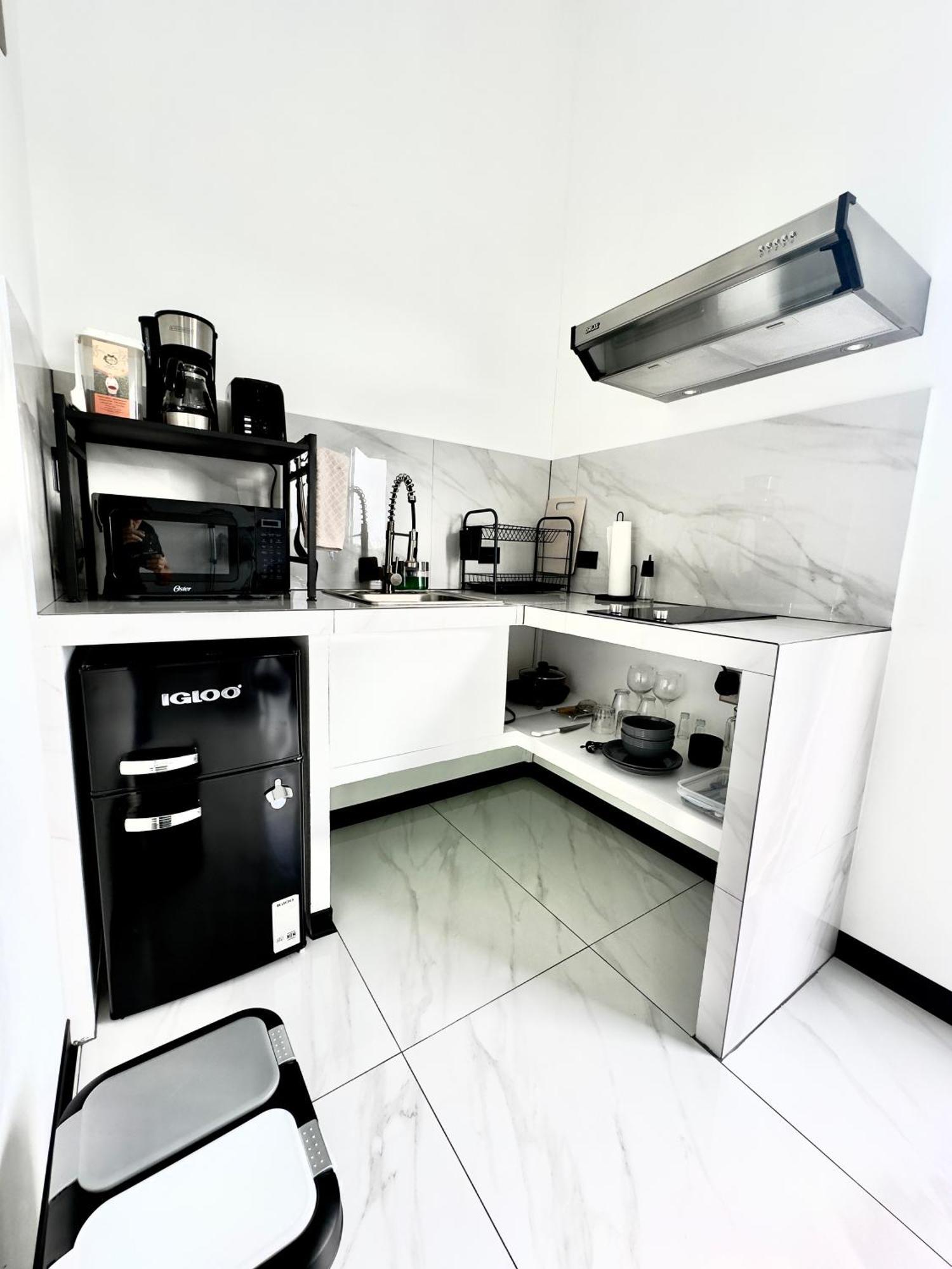 Black & White Apartments Monteverde Zewnętrze zdjęcie
