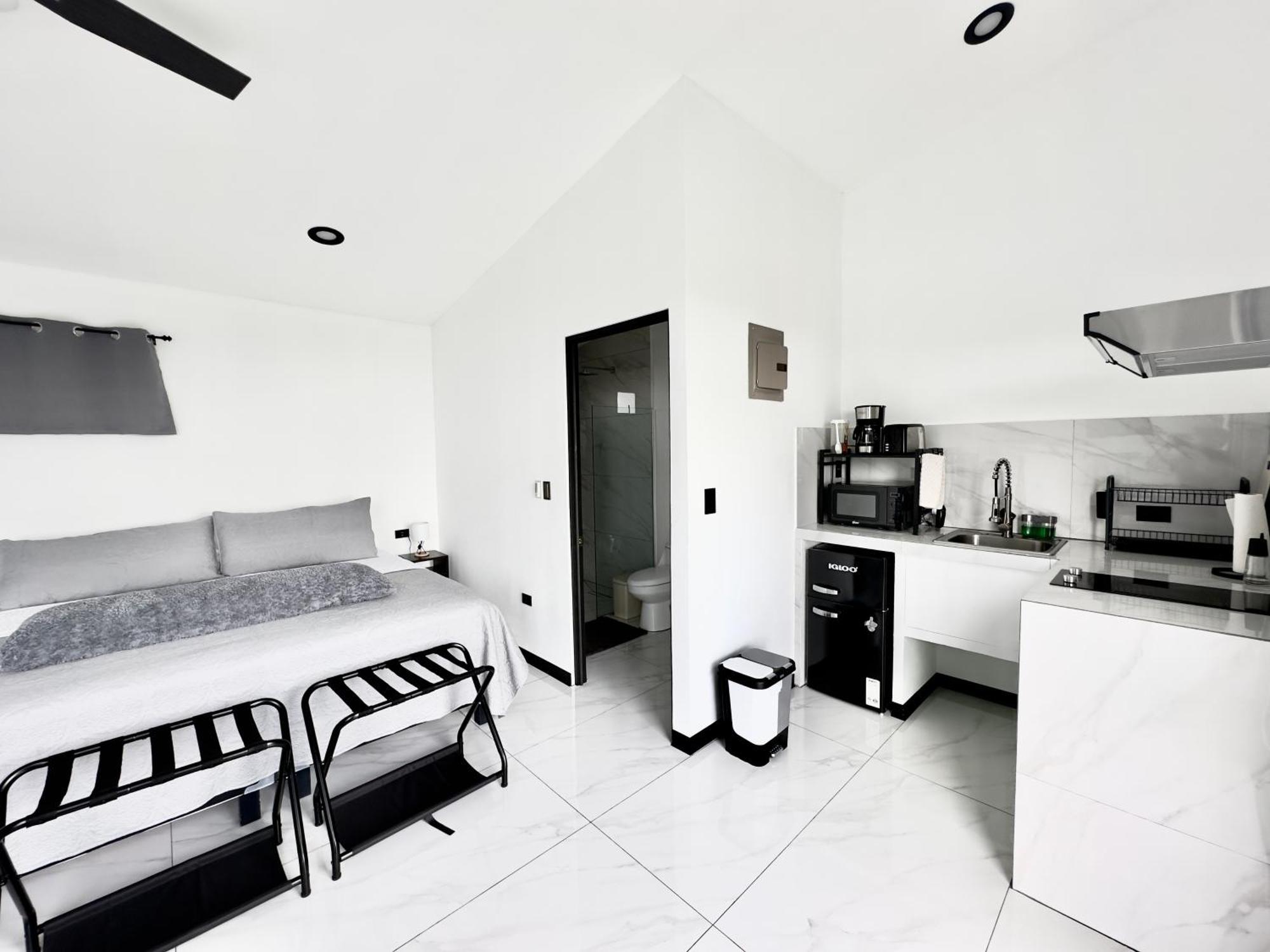 Black & White Apartments Monteverde Zewnętrze zdjęcie